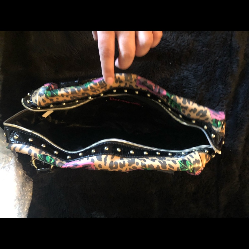 Betseyville by Betsey Johnson handbag - Picture 5 of 7
